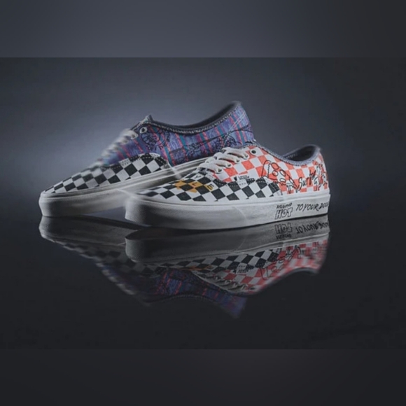 Vans X Stranger Things "Sufer Boy" Authentic *NWT* - Picture 2 of 16